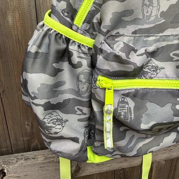 GAP Star Wars Matching Backpack and Lunchbox in Grey and Neon Yellow - Picture 5 of 9